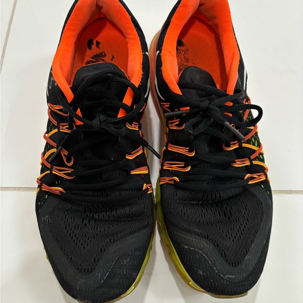 Used men’s Nike air max